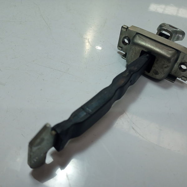 Limitador De Porta Traseiro Direito Hilux 2019