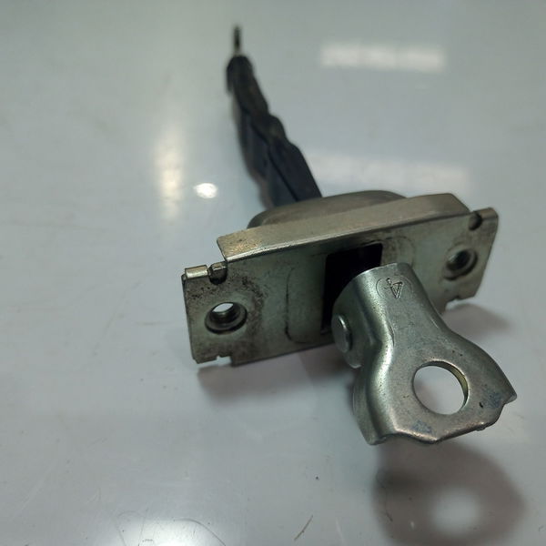 Limitador De Porta Traseiro Direito Hilux 2019