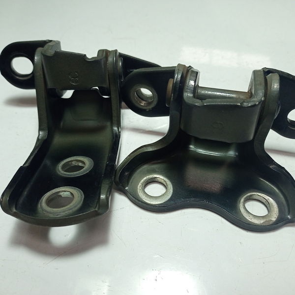 Dobradiça Porta Dianteira Direito Hilux 2019