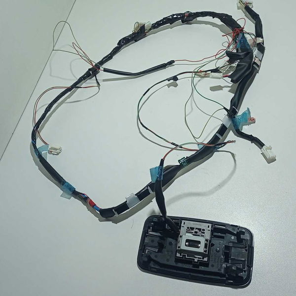 Luz Cortesia Central Com Chicote Yaris 1.5 Xs Connect 2022