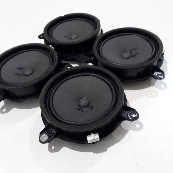 Jogo Alto Falantes Yaris 1.5 Xs Connect 2022 Preto