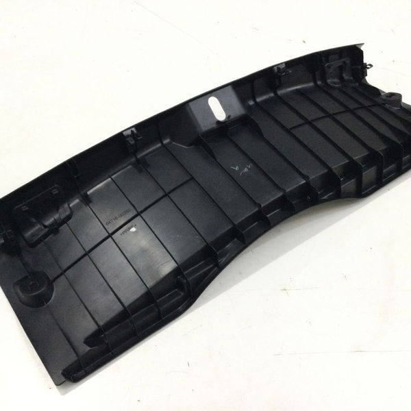 Moldura Interna Tampa Porta Malas Yaris 1.5 2022