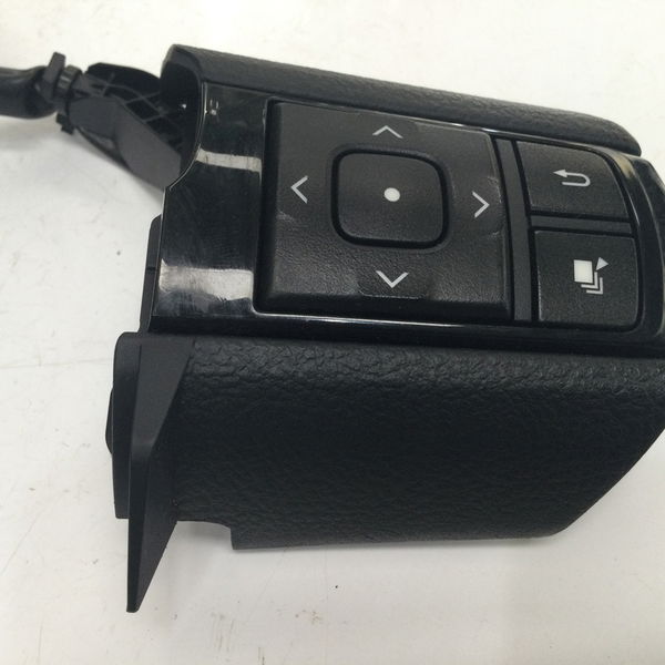 Botão Volante Multifincional Hilux Cd Srv 2.8 2019 Usado