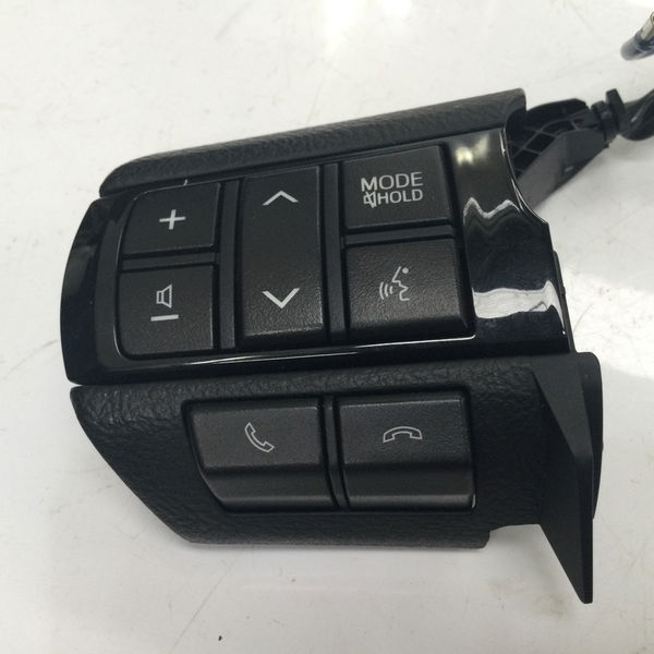 Botão Volante Multifincional Hilux Cd Srv 2.8 2019 Usado