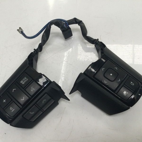 Botão Volante Multifincional Hilux Cd Srv 2.8 2019 Usado