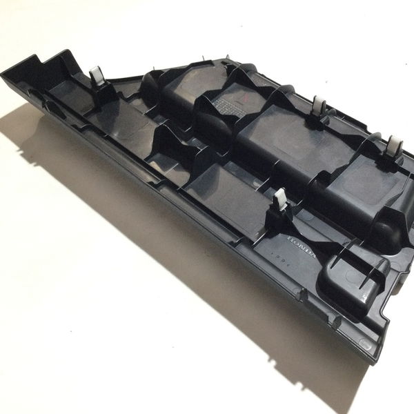 Acabamento Porta Trecos Esquerdo Cr-v Exl 4wd 2.0 16v 2016