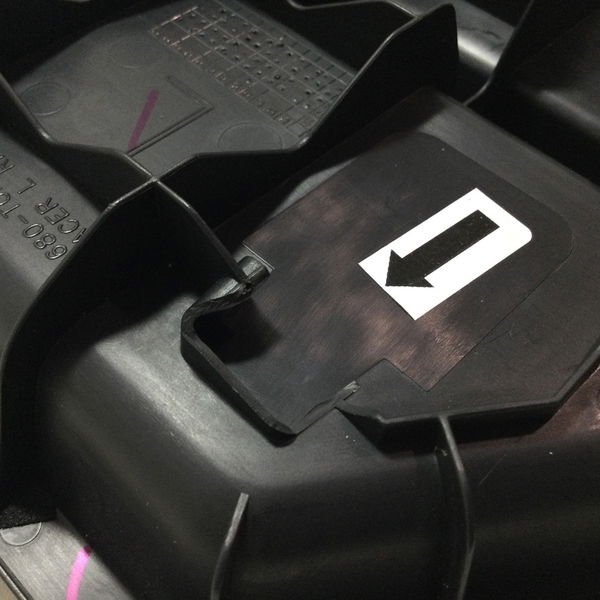 Acabamento Porta Trecos Esquerdo Cr-v Exl 4wd 2.0 16v 2016