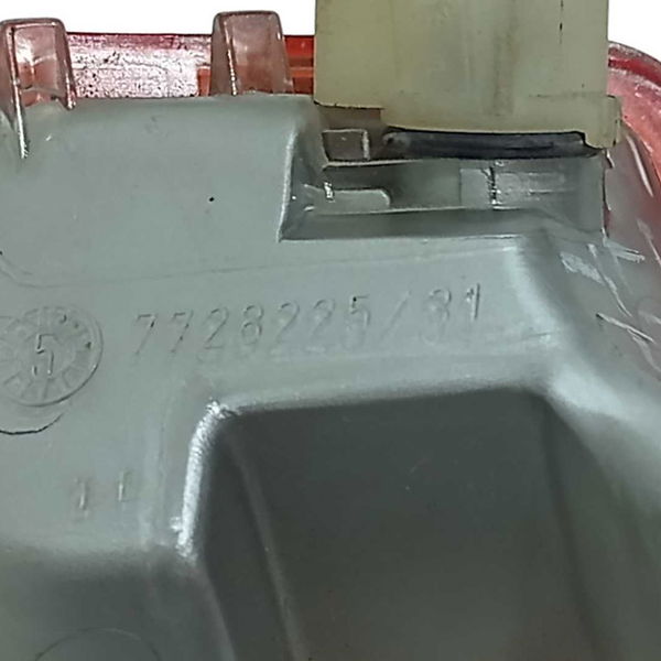 Luz Cortesia Porta Fiat Tempra 1992 1999 Traseira Direita