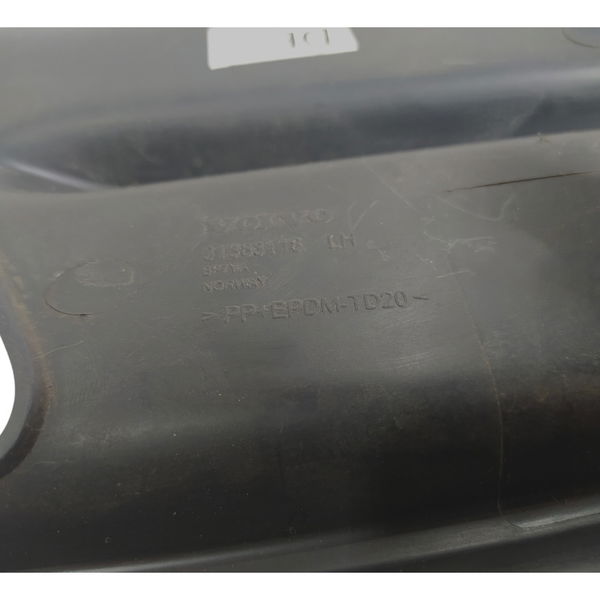 Moldura Farol De Milha Volvo Xc60 T5 2014 A 2017 Esquerda