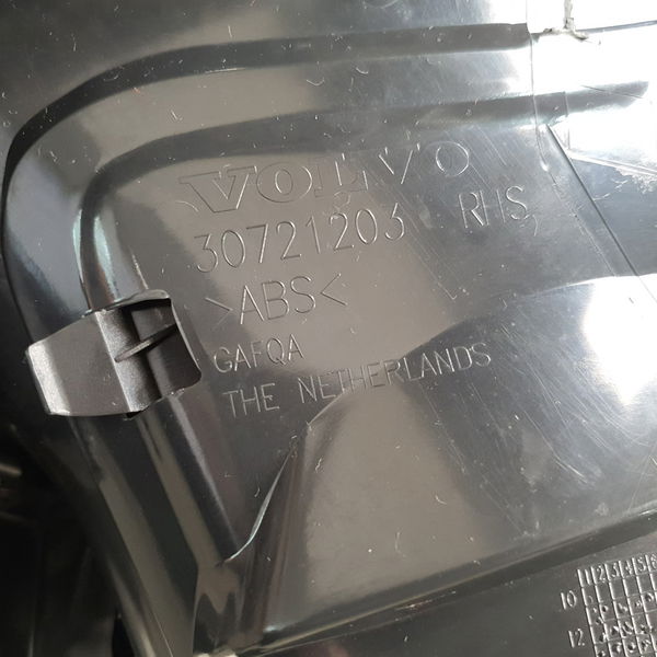 Acabamento Forro Porta Malas Xc60 T5 2013 2014 Lado Direito