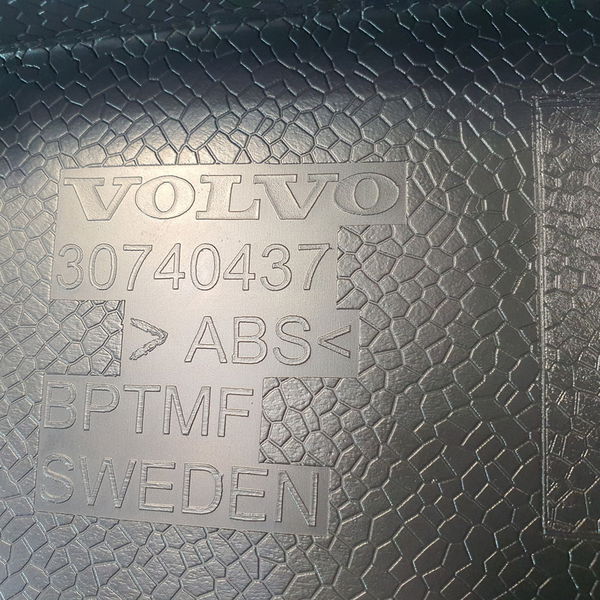 Acabamento Superior Porta Malas Xc60 T5 2014 2015 2016 Volvo