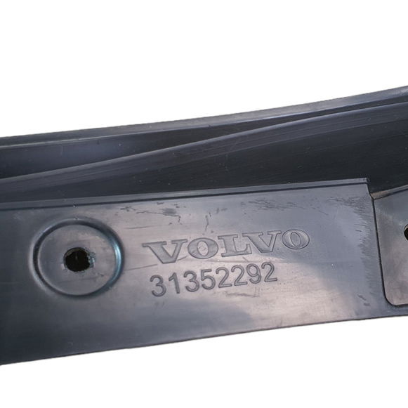 Grade Acabamento Churrasqueira Capo Xc60 T5 Volvo 2013 2014
