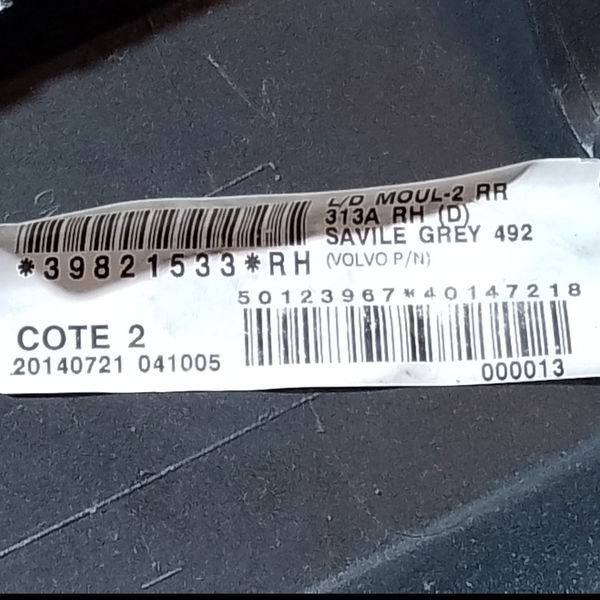 Aplique Porta Traseira Volvo Xc60 2011 2017 Direito Detalhe