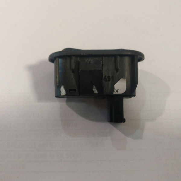 Botão Vidro Eletrico Tras Esq I/chevrolet Agile Ltz 2011