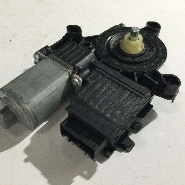 Motor Maquina De Vidro Dianteiro Direito Virtus E Polo 2019