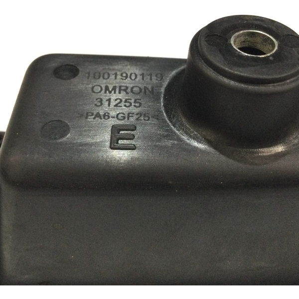 Moldura Botão Vidro Traseiro Esquerdo Punto Essence 1.6 2013
