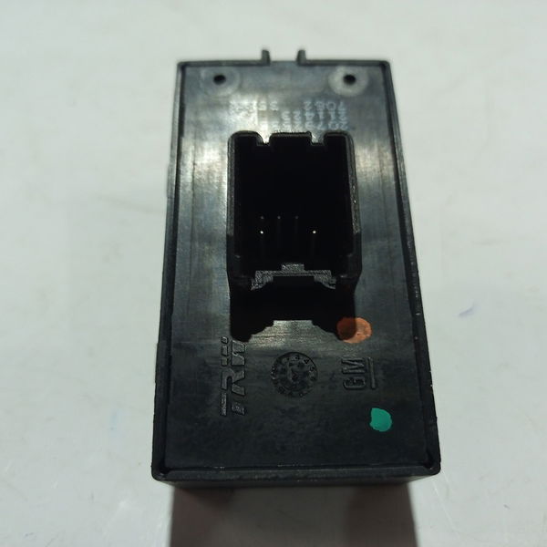 Botão Vidro Eletrico Tras Dir Cobalt At6 1.8 2018