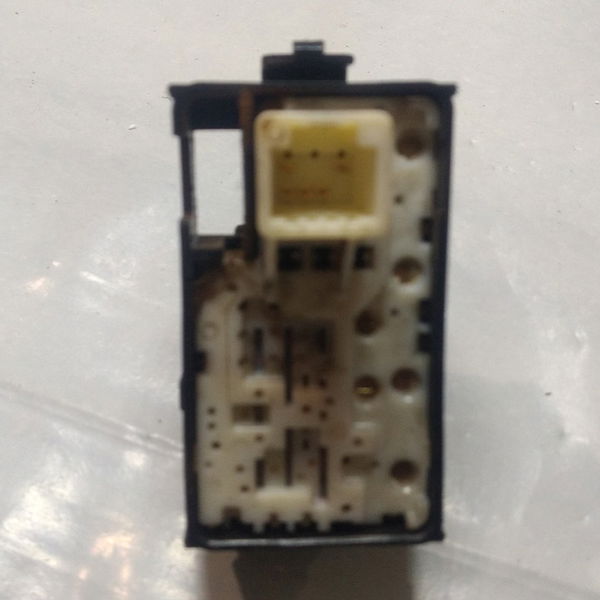 Botão Vidro Eletrico Tras Dir Corolla Gli Flex 2014