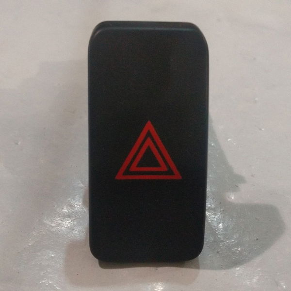 Botão Pisca Alerta Corolla Gli Flex 2014