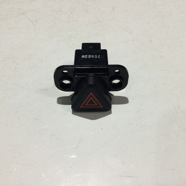Botão Pisca Alerta Cobalt At6 1.8 2018