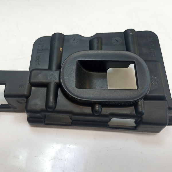 Moldura Botão Vidro Elétrico Traseiro Dir Hr-v Exl Cvt 2016