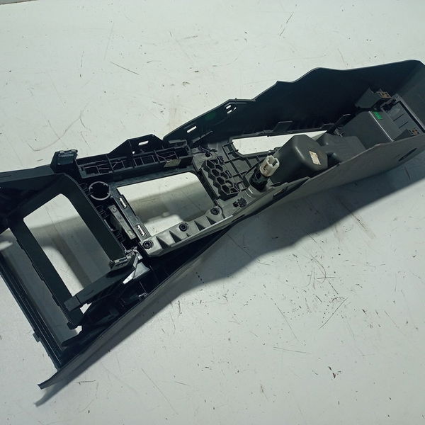 Console Central C/ Tomada 12v Virtus E Polo 2019