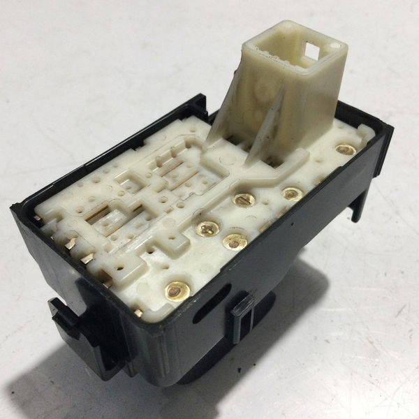 Botão Vidro Eletrico Tras Esq Corolla Gli Flex 2014