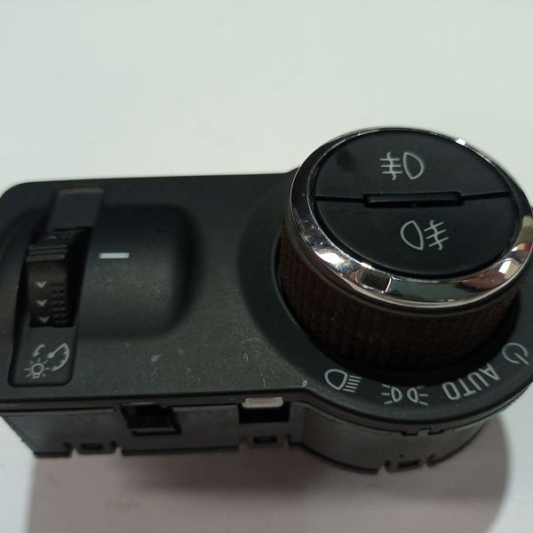 Botão Comando Farol Cobalt At6 1.8 2018