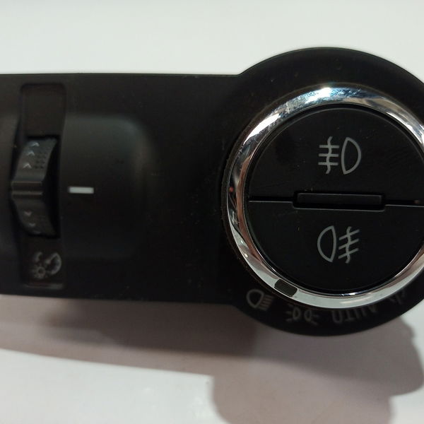 Botão Comando Farol Cobalt At6 1.8 2018