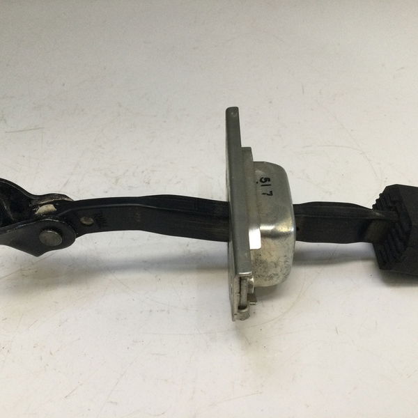Limitador De Porta Traseira Esquerdo Hr-v 2016
