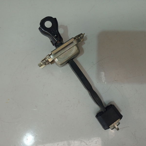 Limitador De Porta Traseira Direita Hr-v 2016
