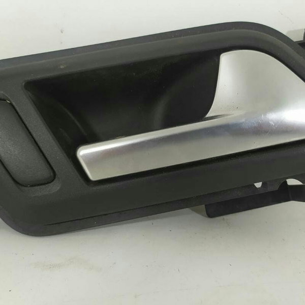 Macaneta Interna Porta Amarok Dianteira Direita 2011/2023