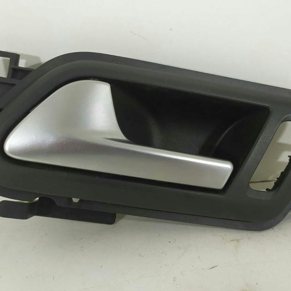 Maçaneta Interna Porta Amarok Dianteira Esquerda  2011/2023