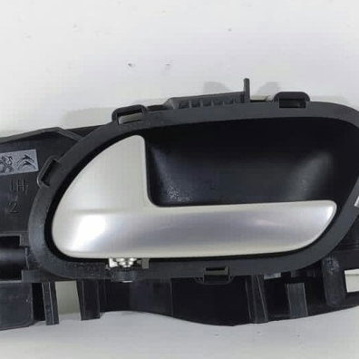 Macaneta Interna Traseira Direita Peugeot 208 2020/2024