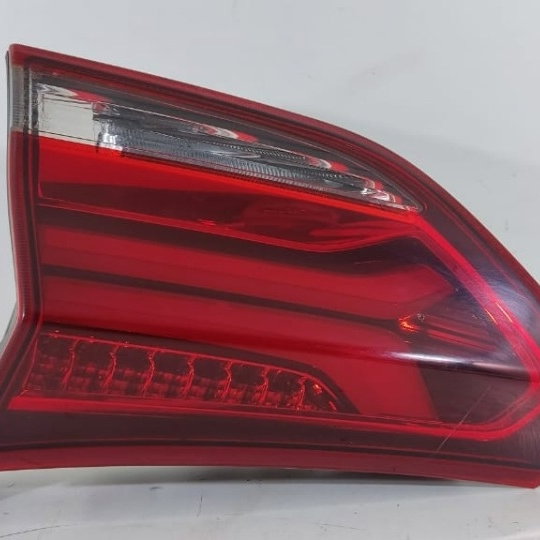 Lanterna Tracker Led Direita Tampa 2020/2024 Direito/passageiro Vermelho