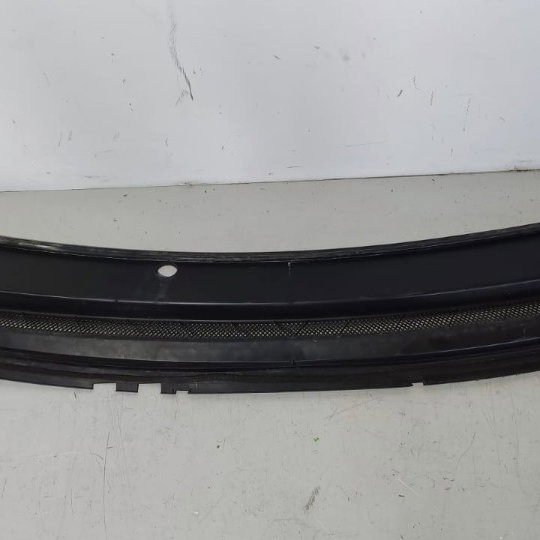 Grade Parabrisa Focus 2009/2013 Detalhe