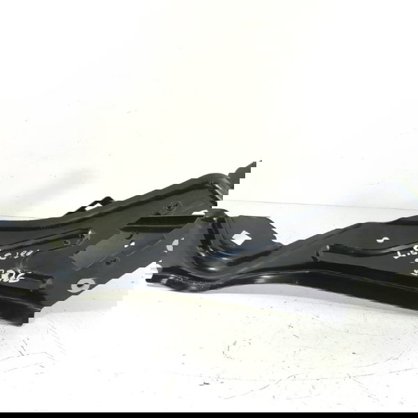 Suporte Guia Farol Mercedes C180 Esq 2008/2014 A2048261324