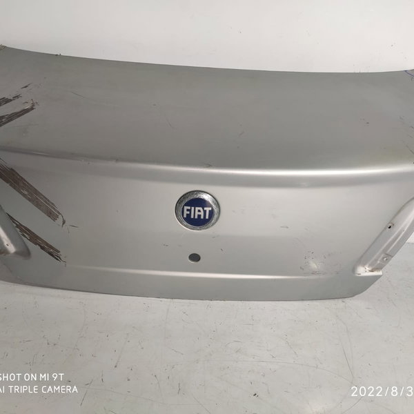 Tampa Traseira Fiat Siena Fire 2005/2012 Detalhe Prata