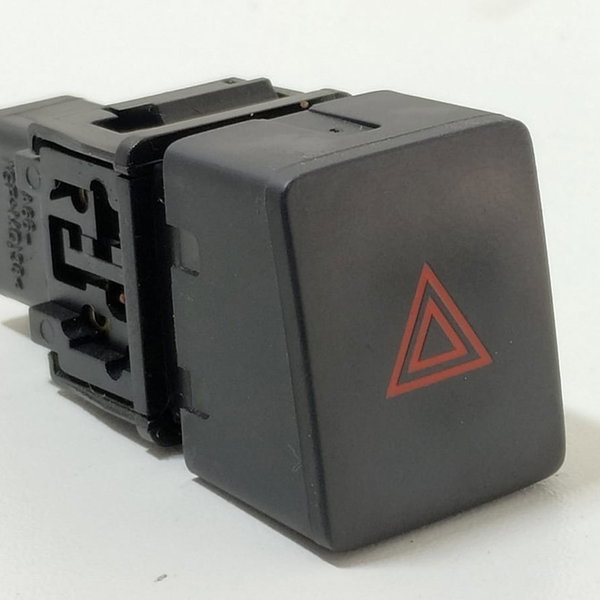 Botão Comando Alerta Nissan Versa 2014/2020 Orig