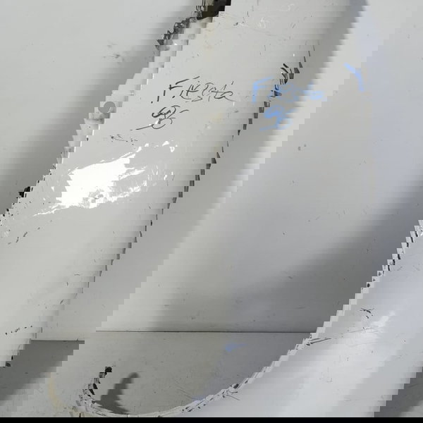 Paralama Esquerdo Ford Fiesta 1997 Detalhe