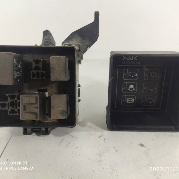 Caixa Fusíveis Relés Pajero Full 3.8 2011 Mr482591