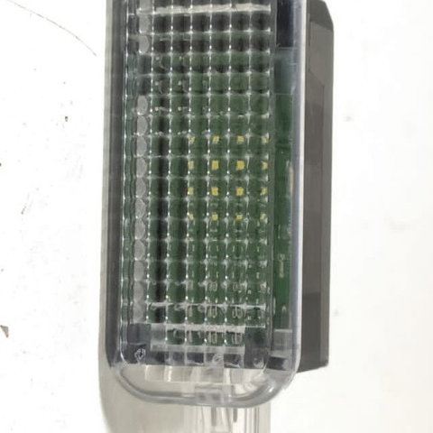 Luz Cortesia Banco Dianteiro Audi Q5 2017/2023