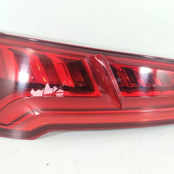 Lanterna Audi Q5 Esquerda 2017/2020 80a945093 Esquerdo/motorista Vermelho