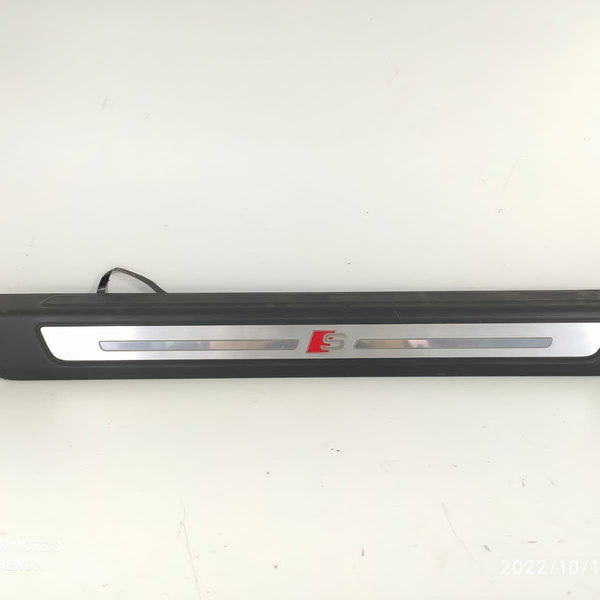 Soleira Porta Audi Q5  Dianteira Direita 2018 2019 2020 2021