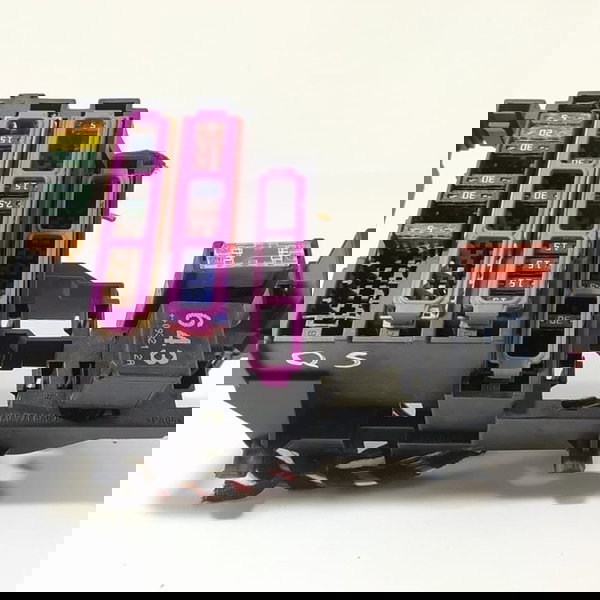 Caixa Fusivel Audi Q5 A4 2.0 2009/2013 8k0971845