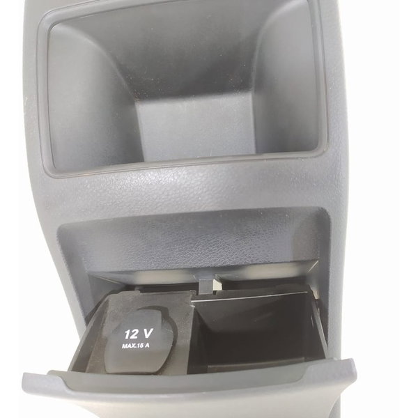 Acabamento Console Tomada 12v Mercedes Gla200 2015/2020