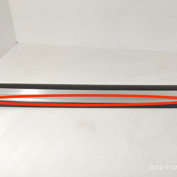 Soleira Porta Audi Q3 Dianteira Esquerda 2012/2016 Detalhe