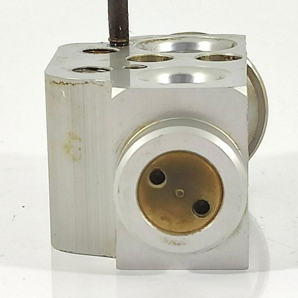 Valvula Expansao Amarok 2010/2022 7l0820679d