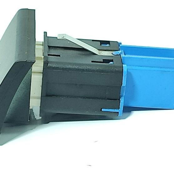 Botão Luz Caçamba Amarok 2011/2023 2h5959917e