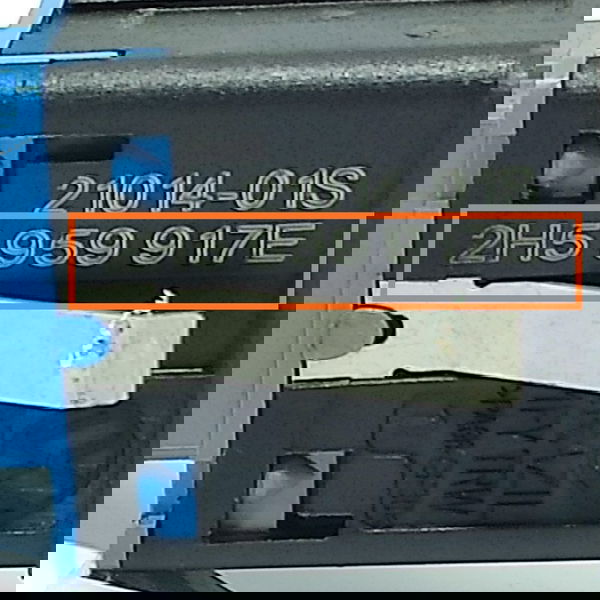 Botão Luz Caçamba Amarok 2011/2023 2h5959917e